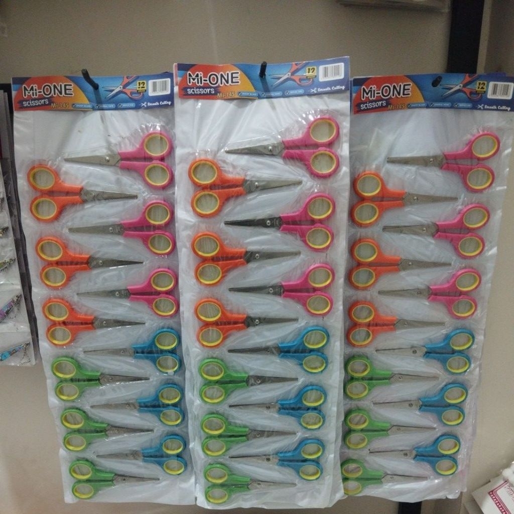 

Gunting kecil renceng 12 pcs