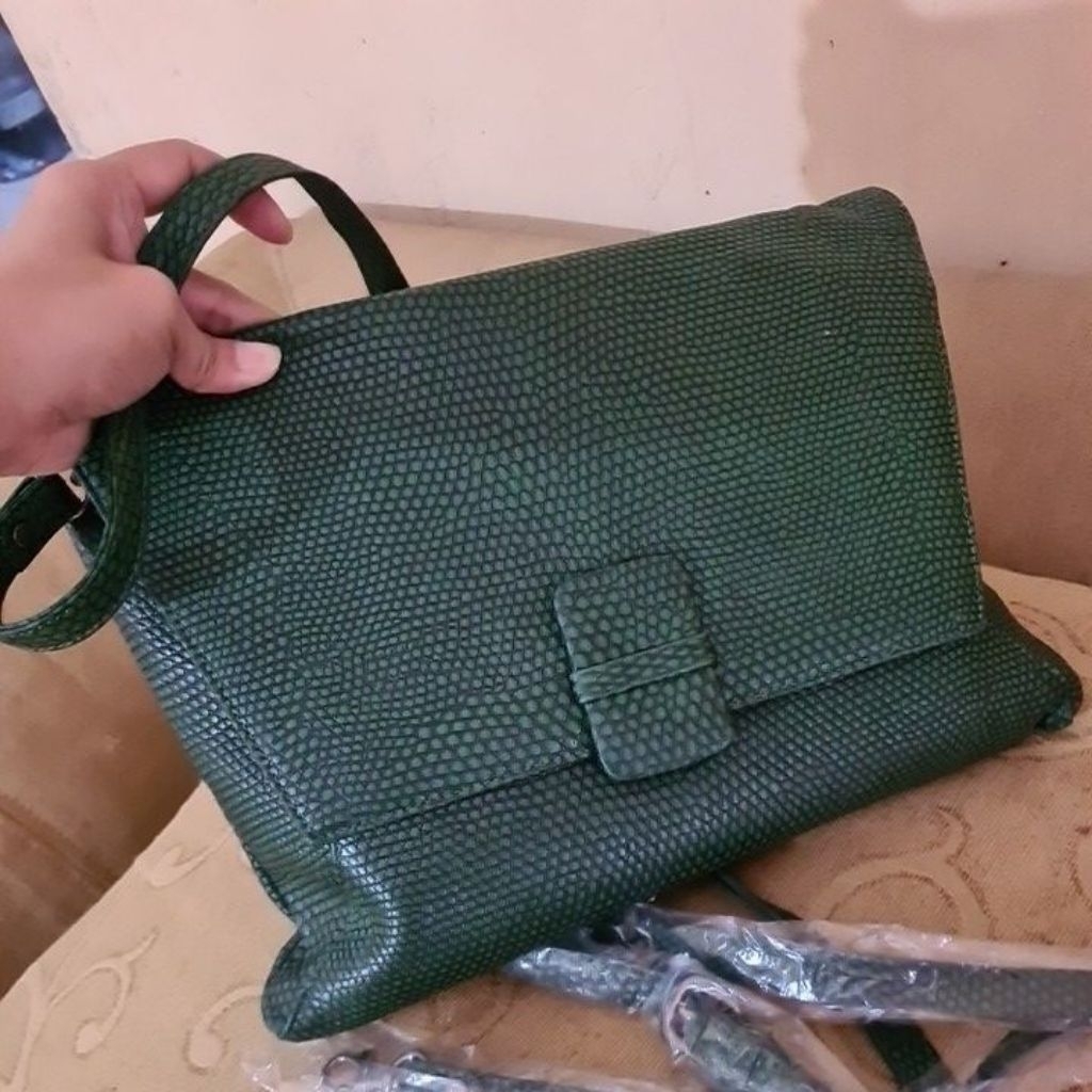 Tas selempang wanita second preloved masih kaya baru kulit croco lentur