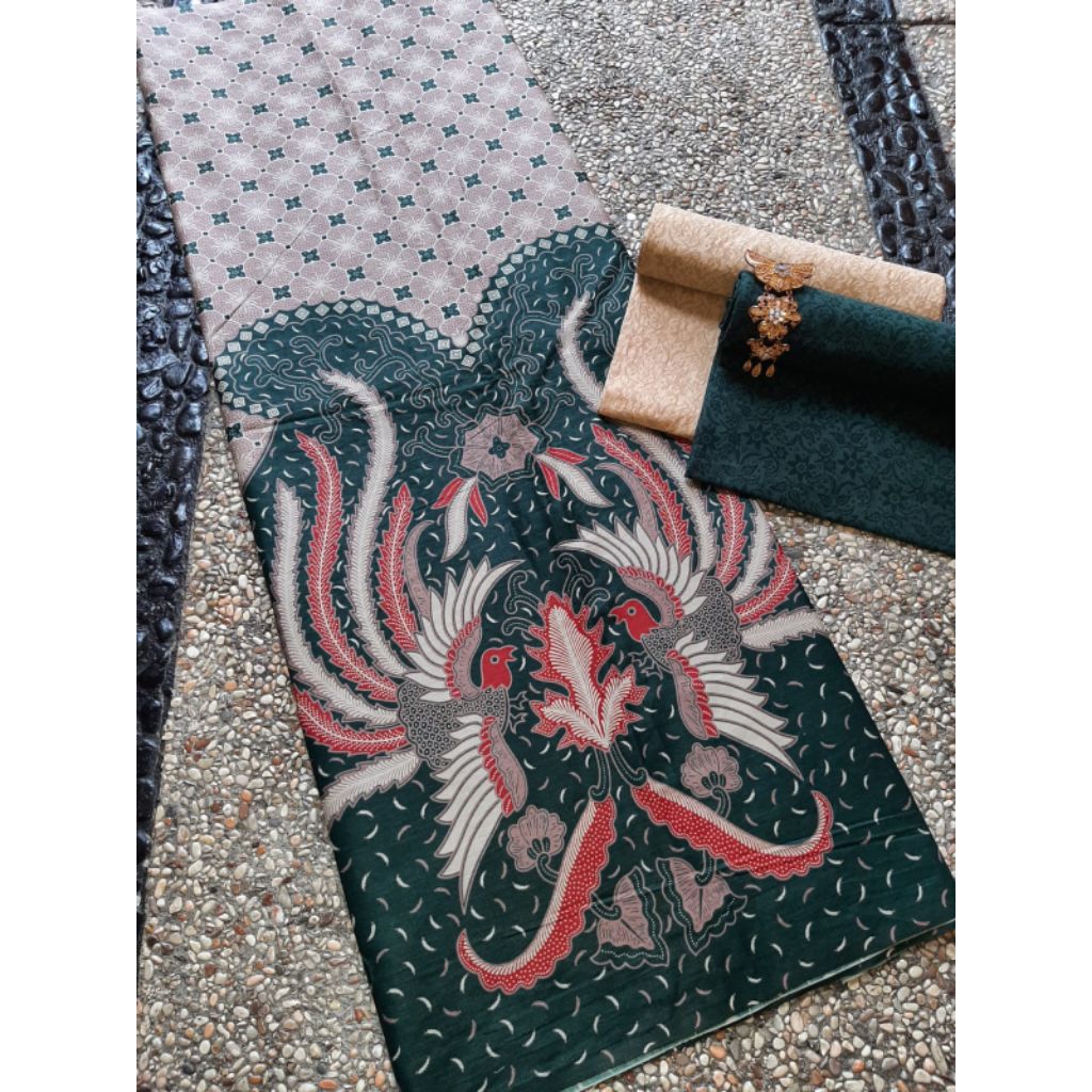 Arigiti Batik Pekalongan Kain Adem Katun batik warna hijau botol