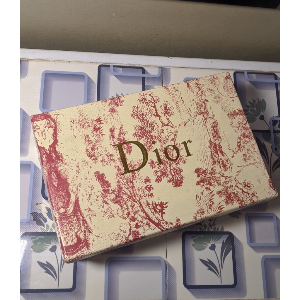 

Jual BOX DIOR ( Motif Toile de Jouy )