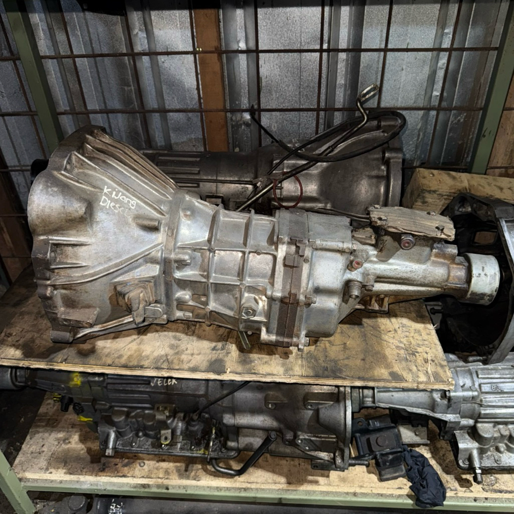 gearbox transmisi manual toyota kijang diesel 2.0 cc kode mesin 2L original copotan garansi