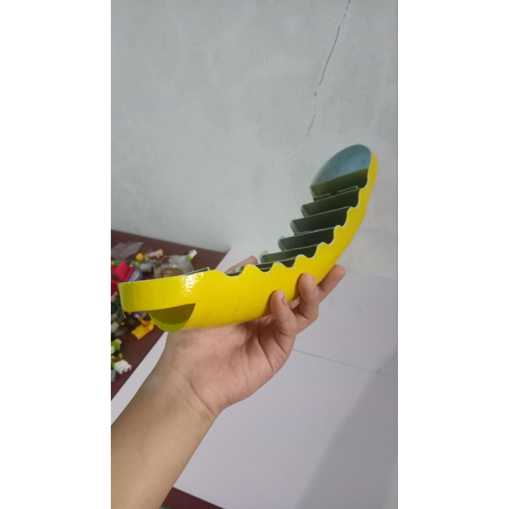 Miniatur perahu kora kora