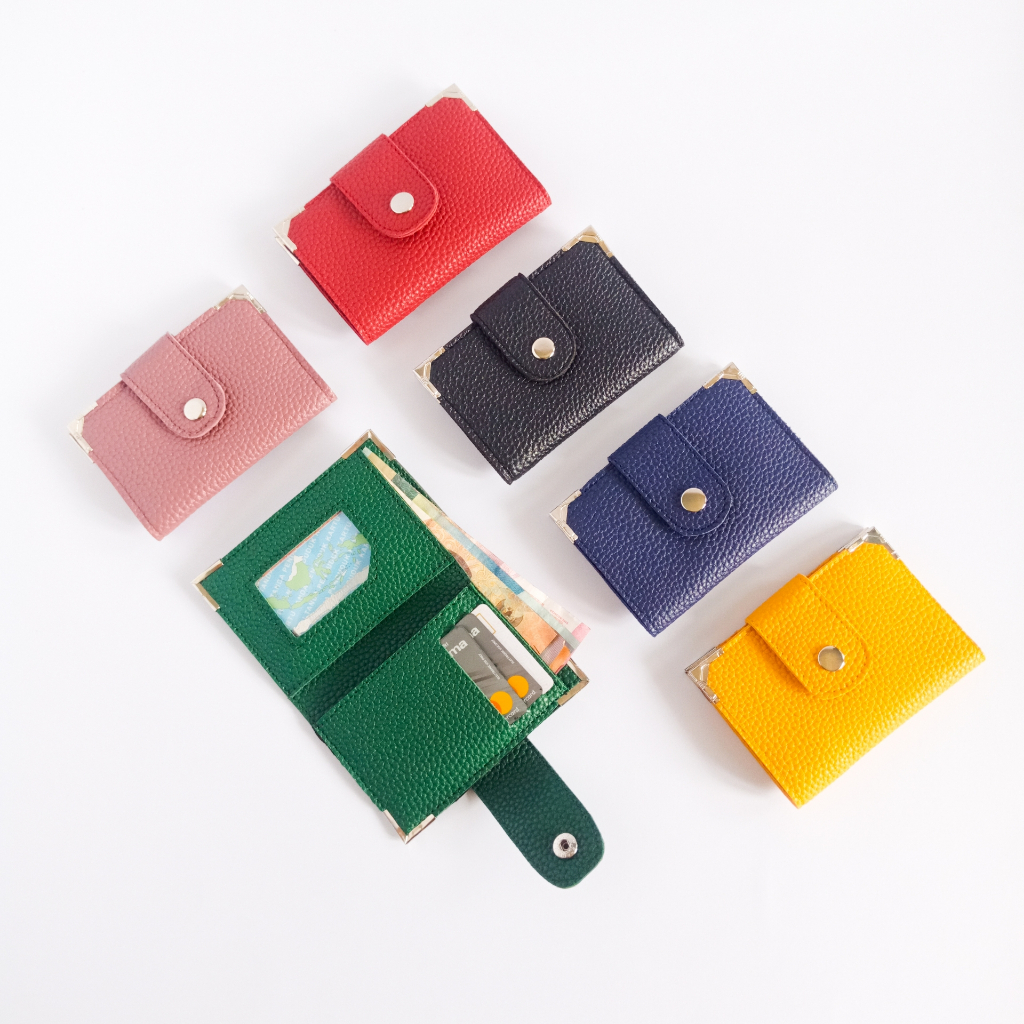 Dompet papirut wanita uang dan kartu