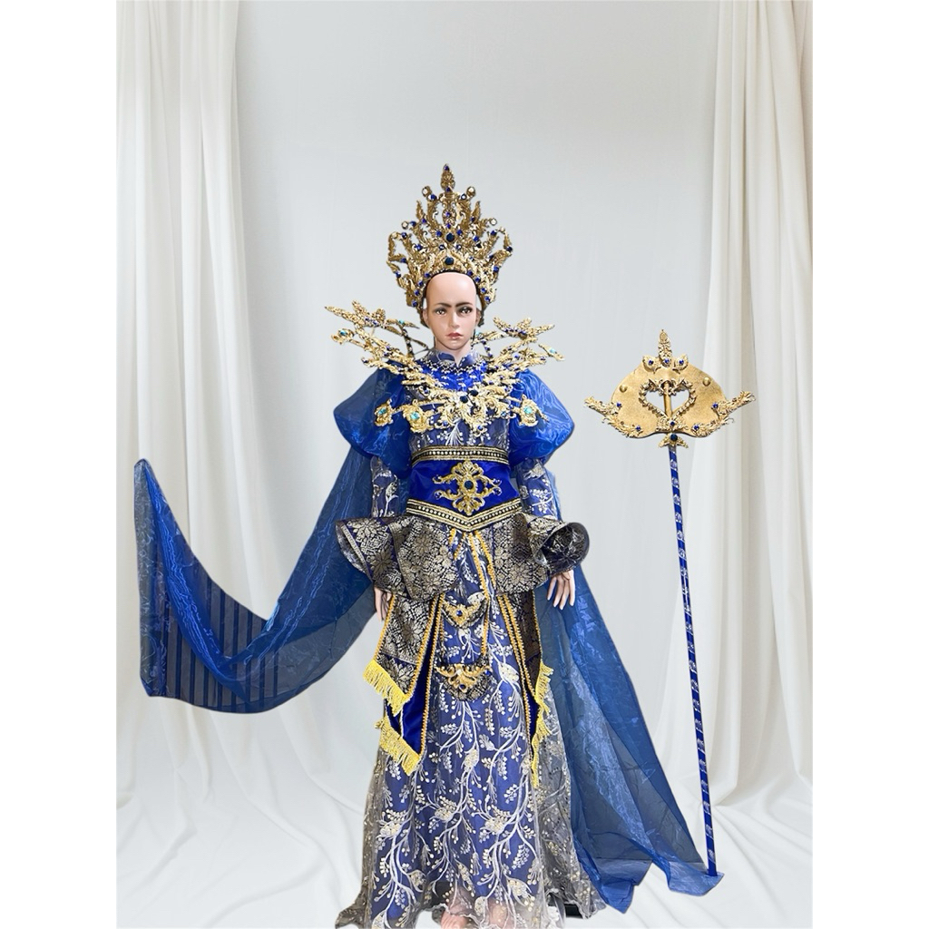 maskot ukiran kostum ratu karnaval mewah