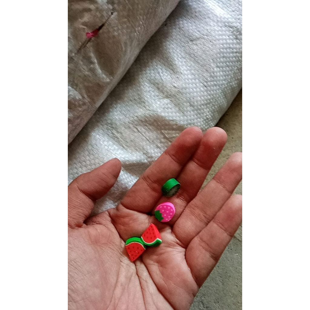 

1 karung penghapus mini isi 25 kg// campur kiloan