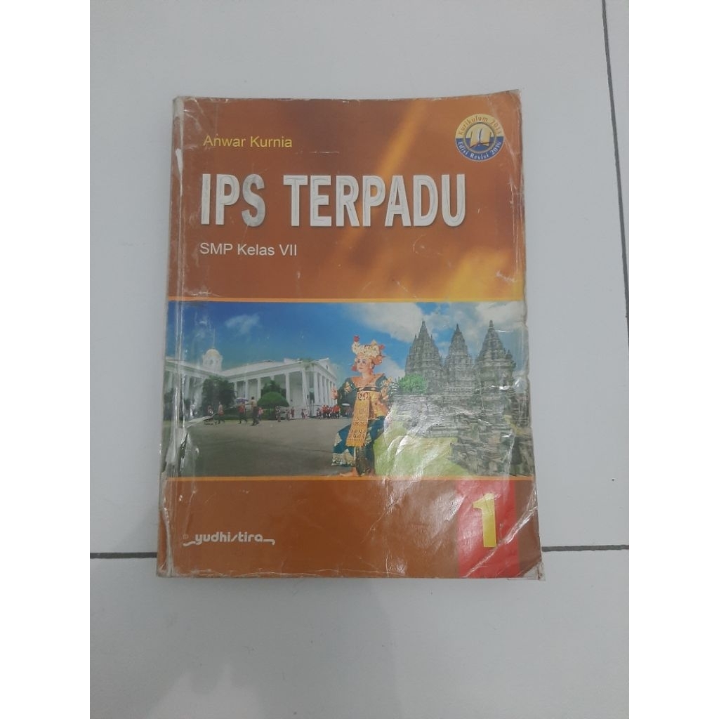 Buku IPS Terpadu SMP Kelas 7 Yudhistira