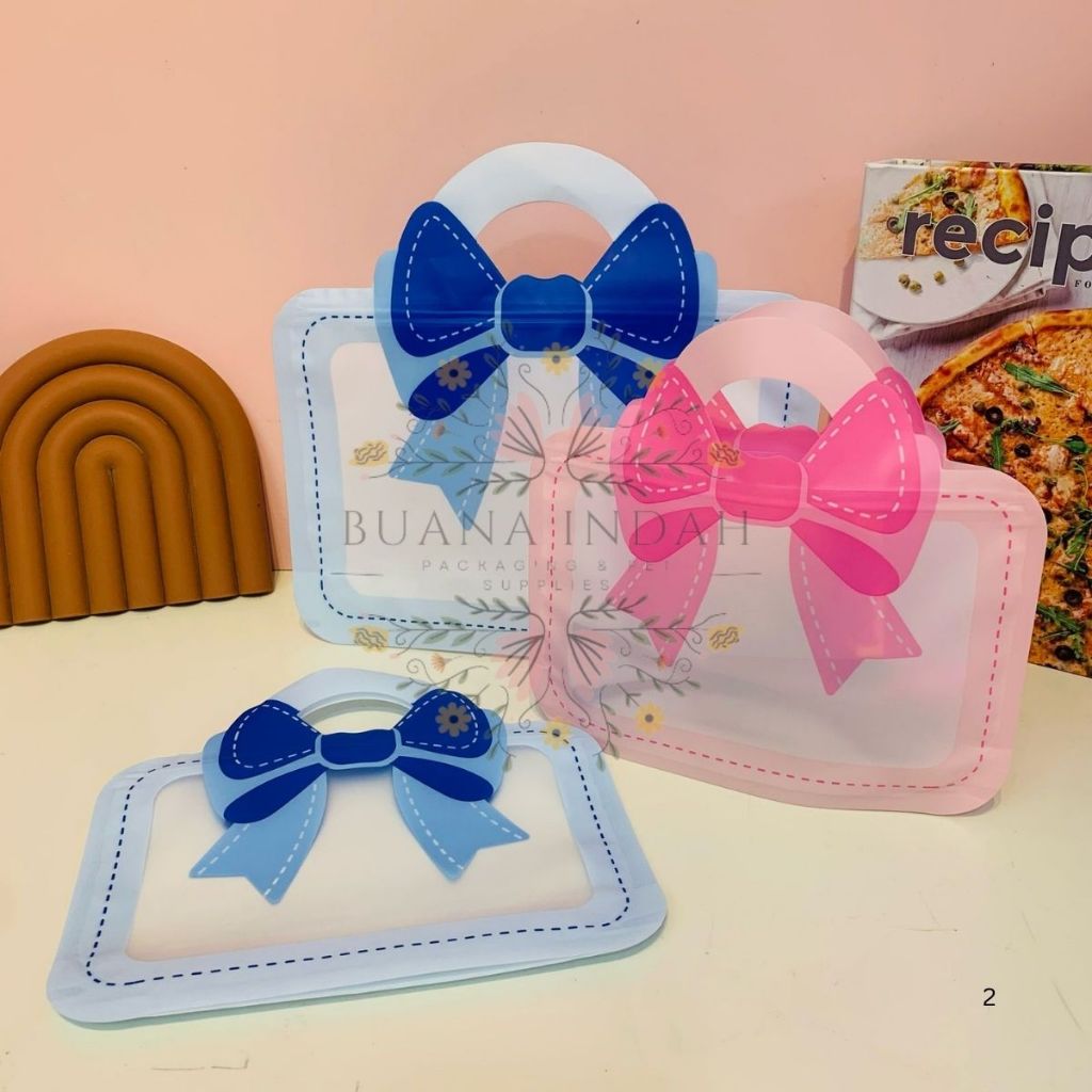 

IPPER BENTUK TAS JINJING PITA KECIL BESAR LUCU IMUT KADO MN-1883 SOUVERNIR NIKAHAN