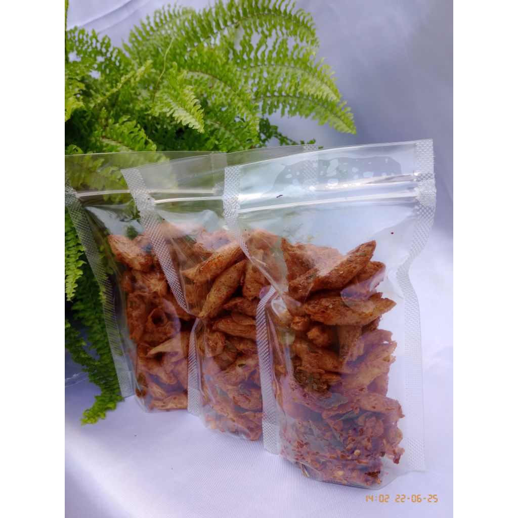 

keripik/lumring goreng extra daun jeruk/ cemilan pedas