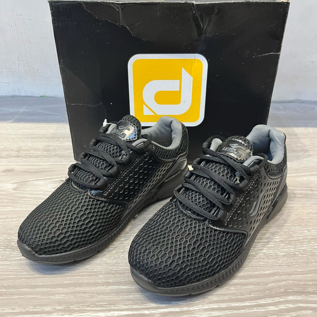 Desle - Sepatu Sekolah Anak / Sepatu Sneakers Anak | Erista Duncan - Hitam