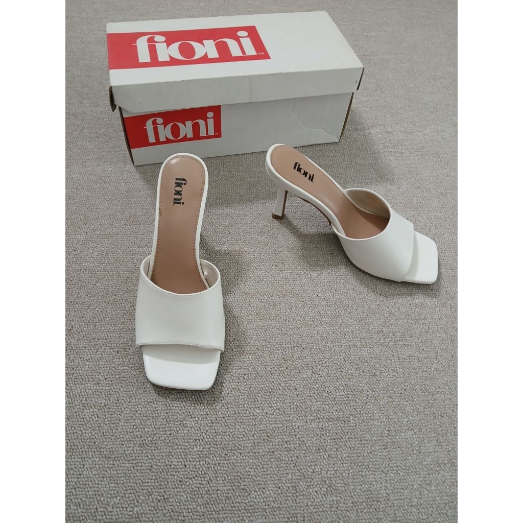 Sepatu Sandal Fioni