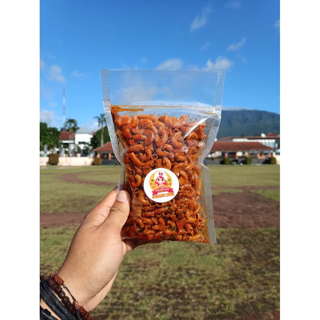 

MAKARONI DAUN JERUK EXTRA PEDAS 500GRAM GURIH PEDAS MURAH ORI