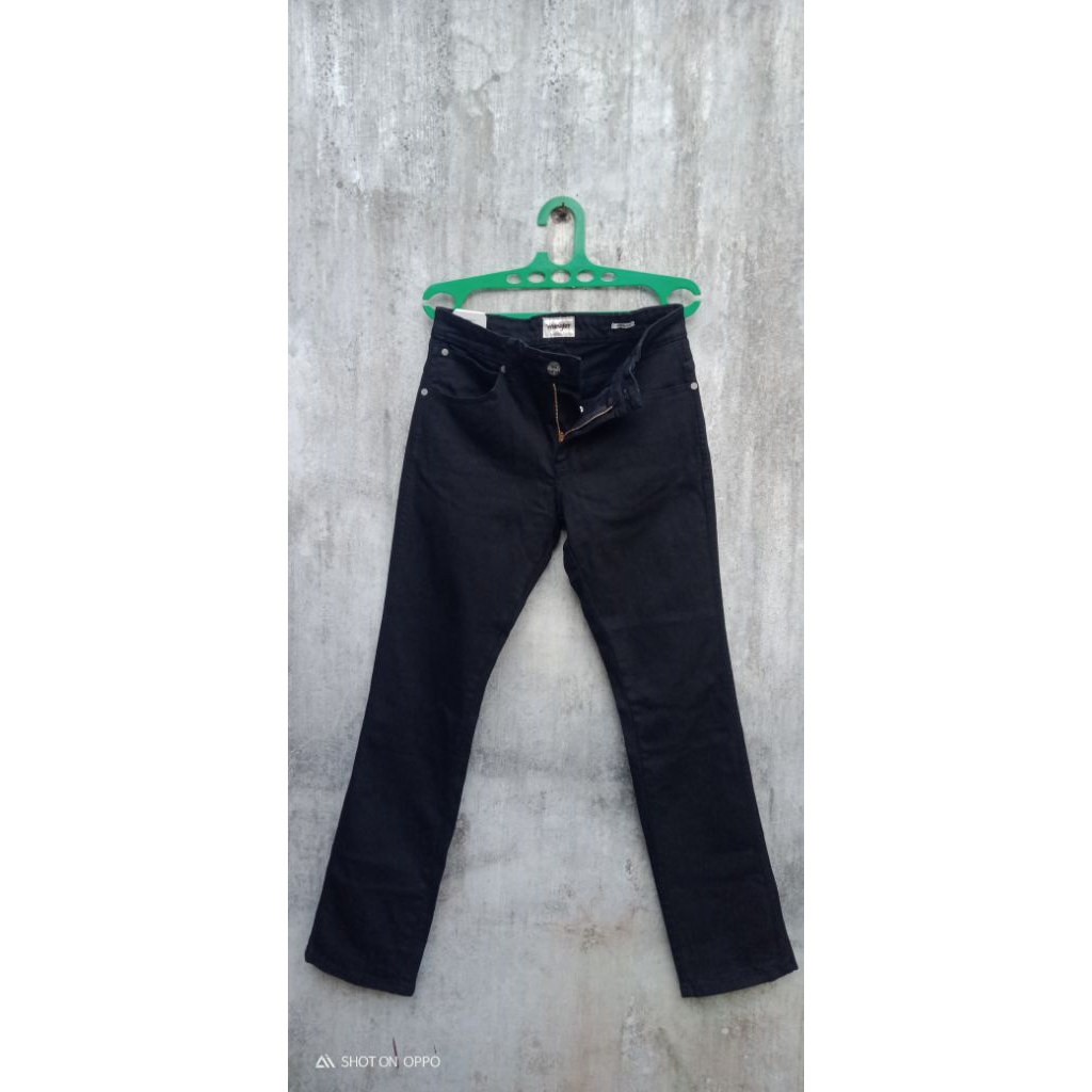 Wrangler Spencer Black Original Size 30 Slim Straight