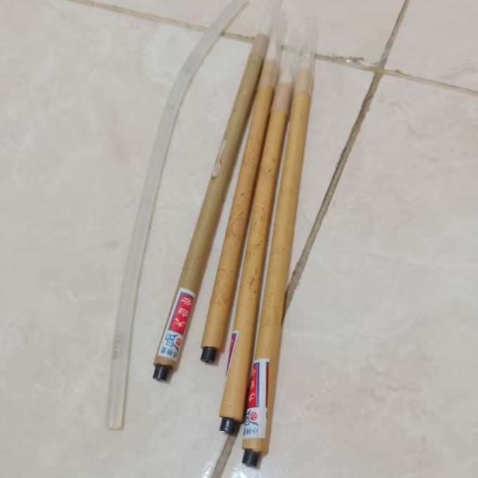 

4 pcs kuas lukis / mopit kaligrapi, lem tembak 1pc