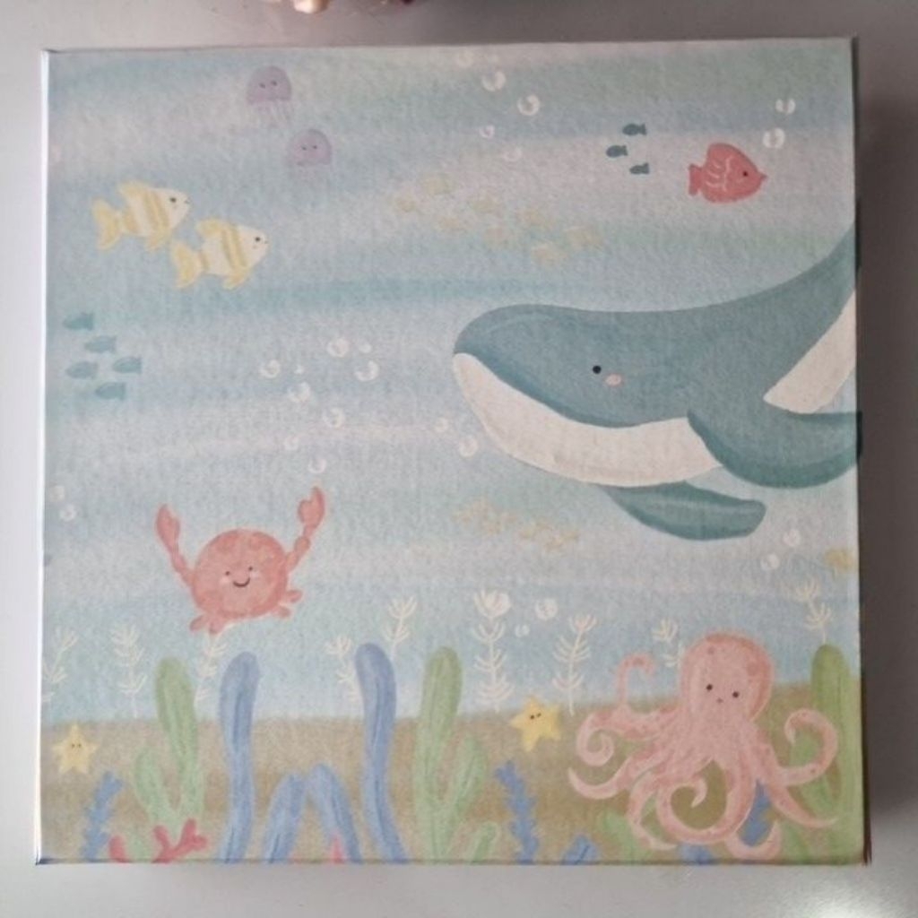 

Kotak Kado Ulang Tahun/ Kotak Kado Lahiran/ Kotak Hadiah Baby/ Hard Box/ Kotak Souvenir/ Hampers ukuran 21,5 × 21,5 × 3,5 cm full digital printing bagian tutup dan kotak bawah