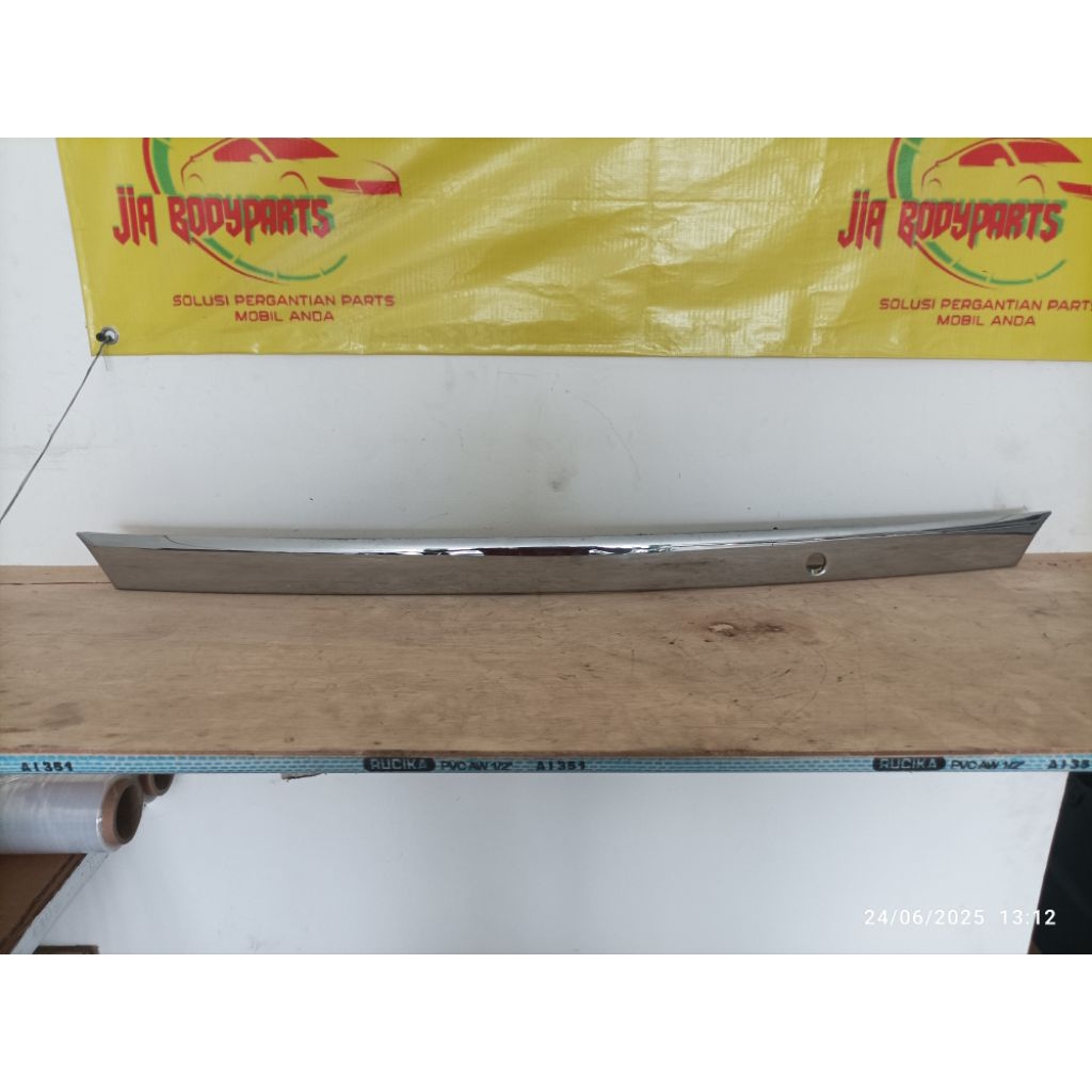 Trunklid / List Chrome Crome Bagasi Fortuner 2008 2009 2010 2011 Original