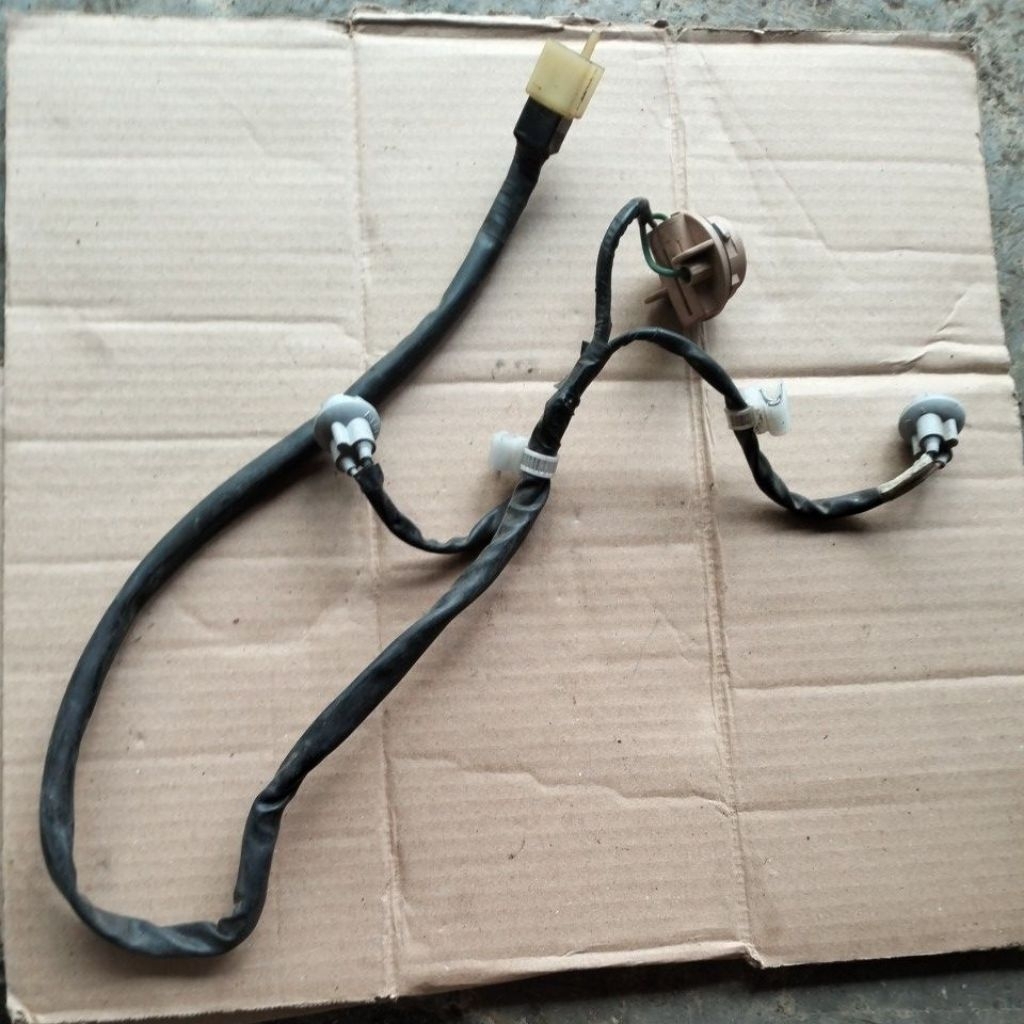SOKET LAMPU BELAKANG FITTING LAMPU REM BEAT ESP