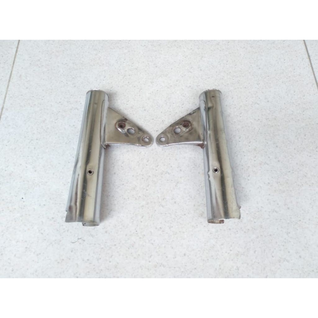 Kupingan Dudukam Lampu Depan Honda CB125 CB 125 Original