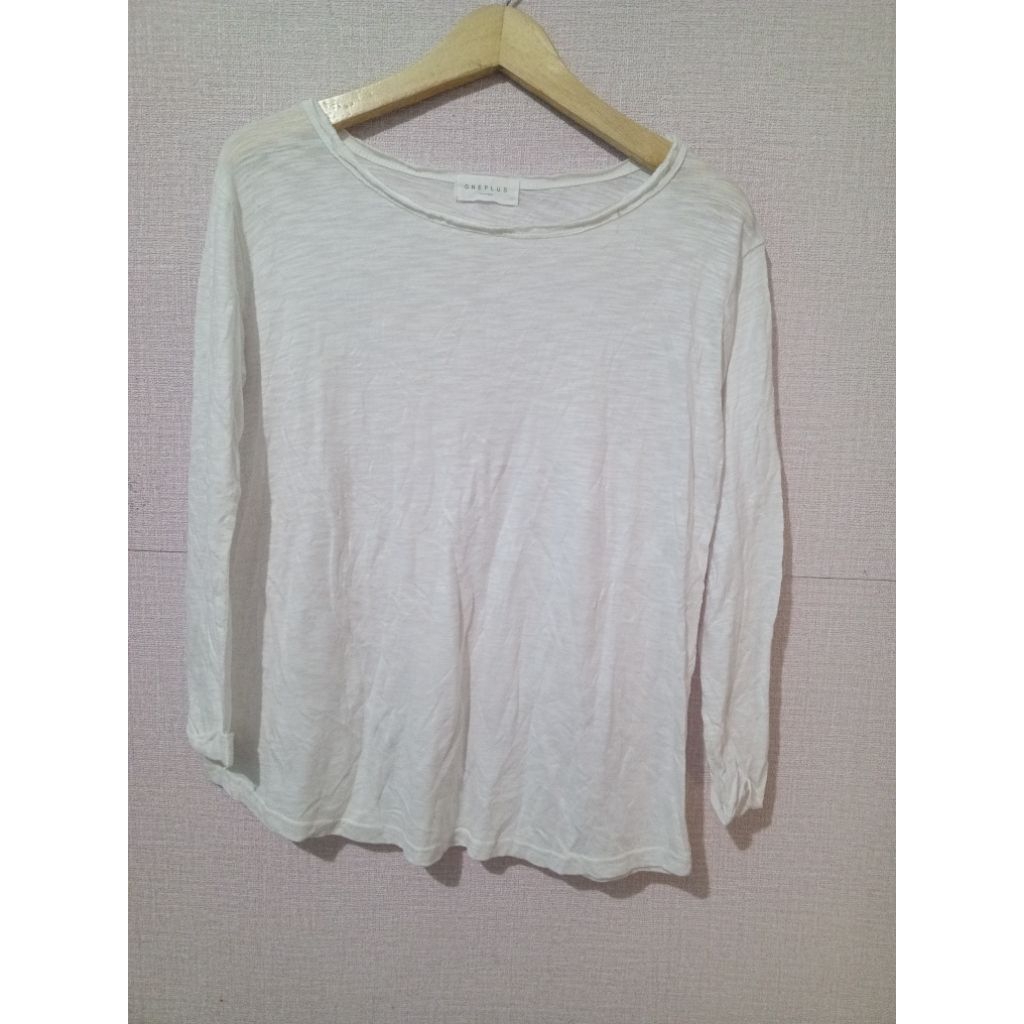 Baju kaos daleman lengan panjang wanita oneplus size M fit L second