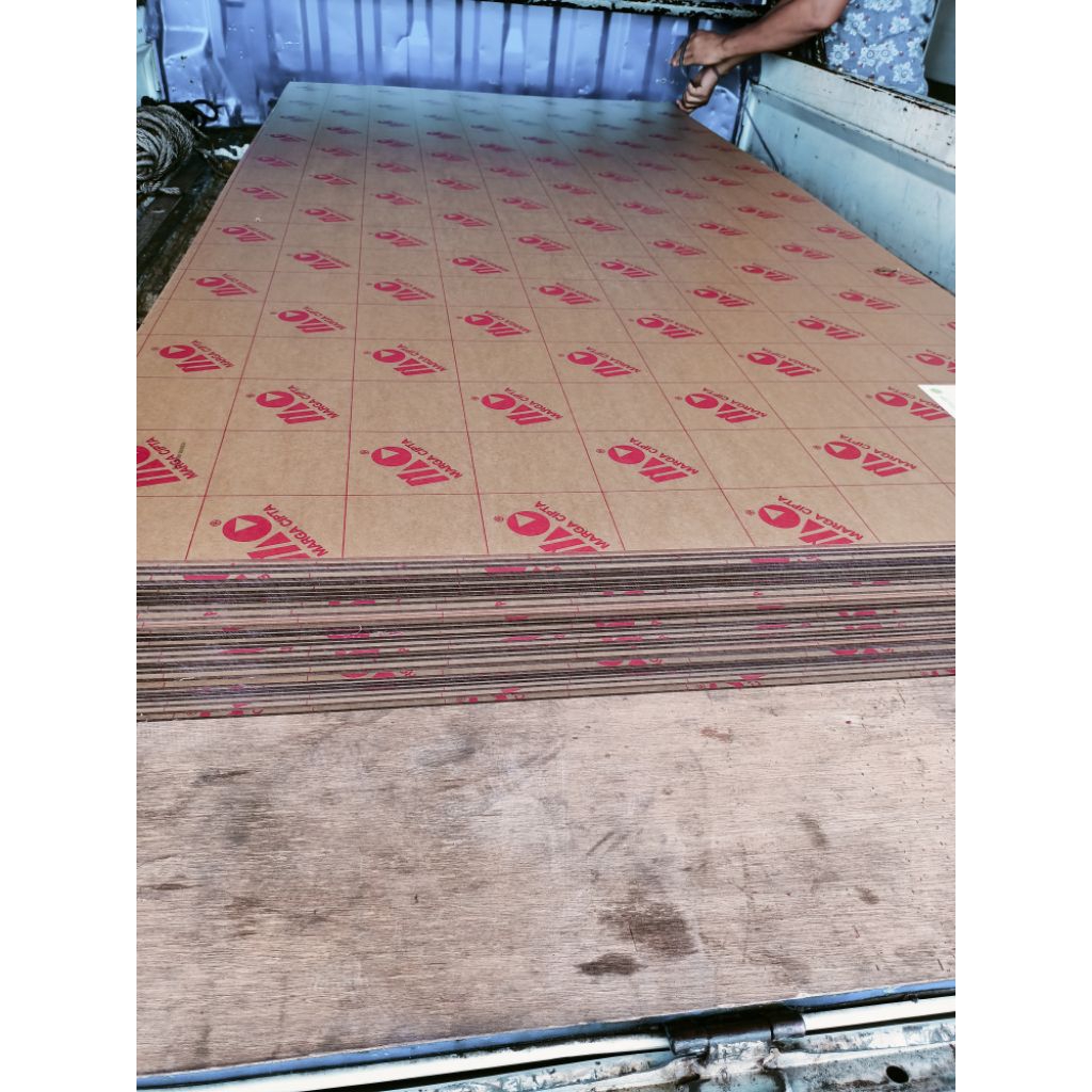 

aklirik sheet MC marga cipta lembaran 1mtr x 2 mtr/2mm/3mm/4mm/5mm/6mm/8mm/10mm/12mm/15mm/20mm
