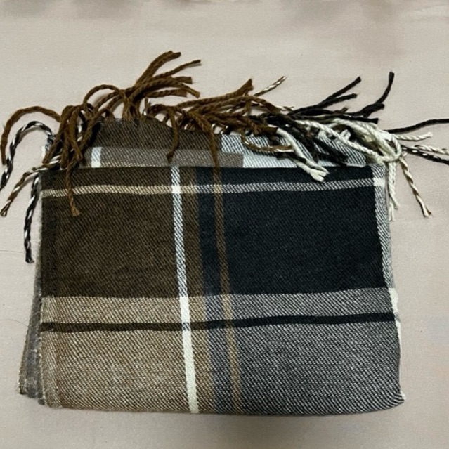 PRELOVED SYAL MUSIM DINGIN WANITA