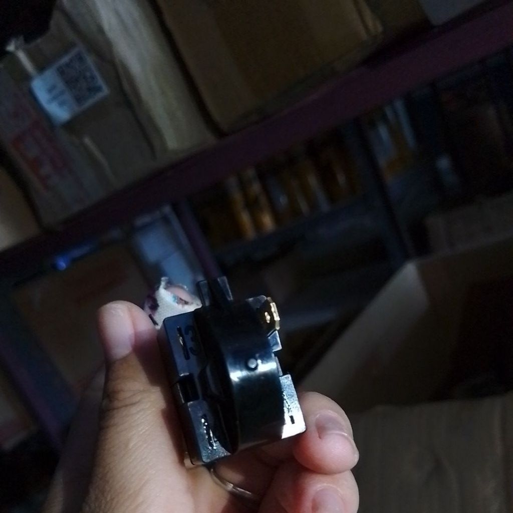 ptc kulkas 1 kaki kanan