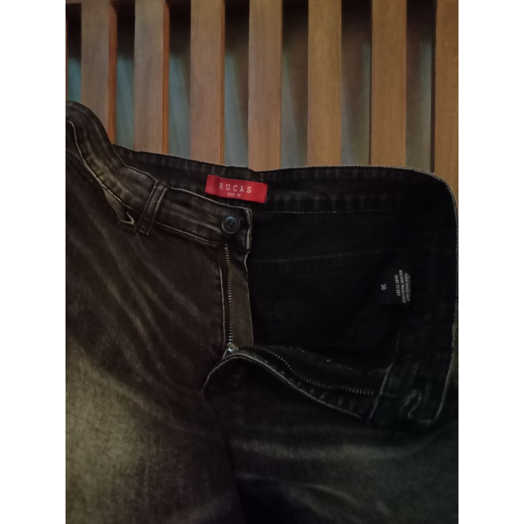 rucas black Zipper season 6