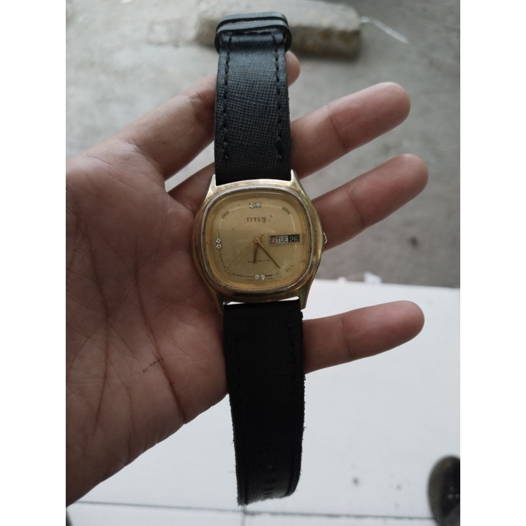 jam titus otomatis vintage langka