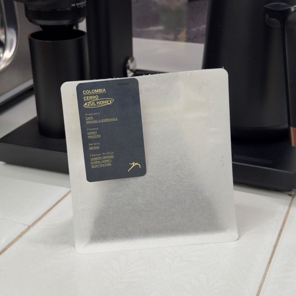 

Onward Coffee Company - Colombia Cerro Azul Honey Geisha Shared Beans Kopi