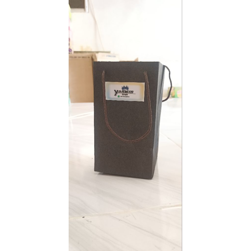 

paper bag kotak cocok untuk hadiah dan barang2 jualan anda