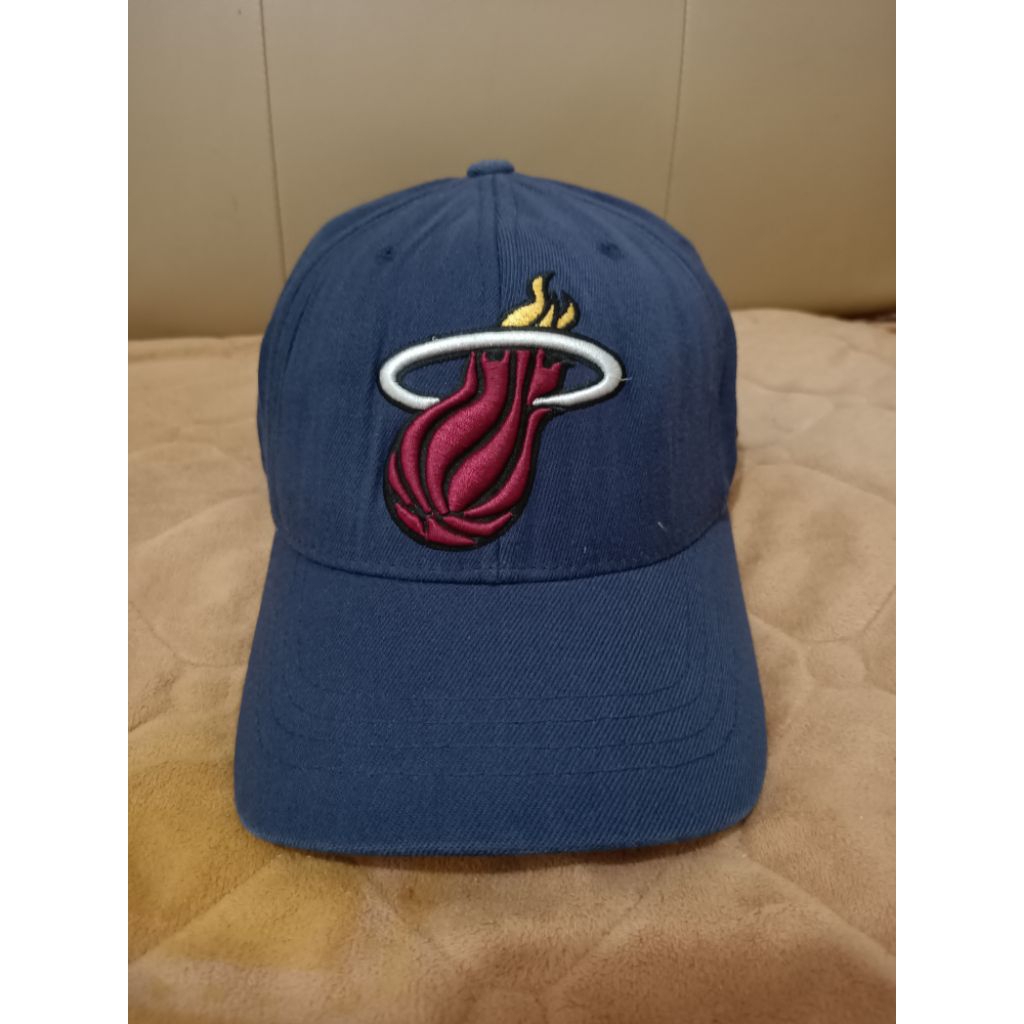 Topi Miami Heat NBA
