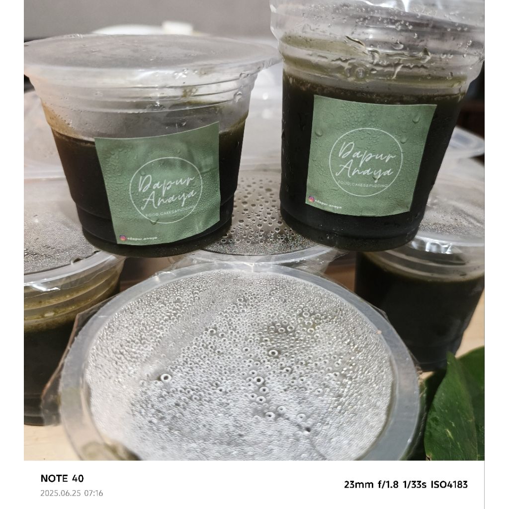 

cincau/es cincau jelly dari daun cincau 140-150 ml gula aren/cincau organik