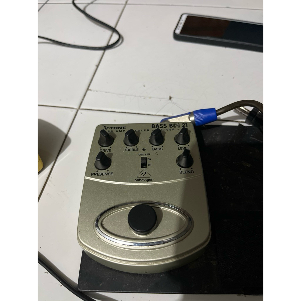 Behringer V-Tone Bass BDI 21