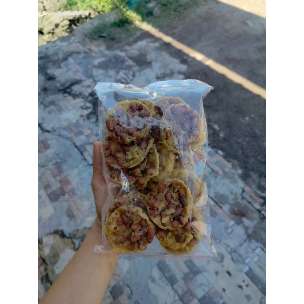 

Snack peyek kacang kemasan pass