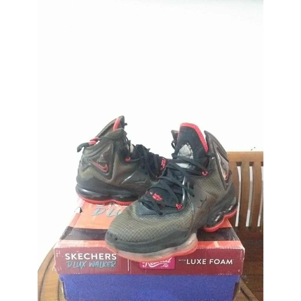 Sepatu Basket Original Nike Lebron 19 GS Bred