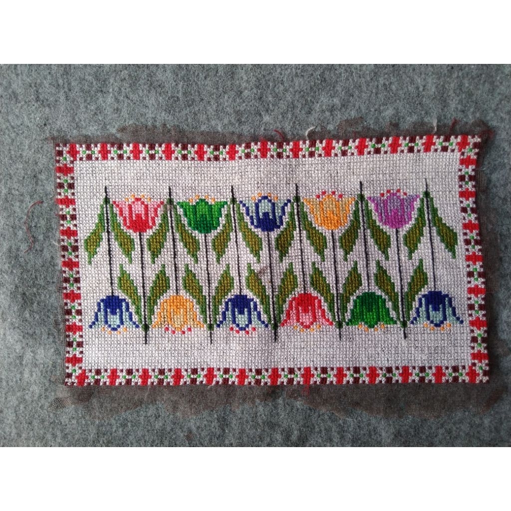 Sulaman strimin/ Kristik Jadi Bunga Tulip Homemade