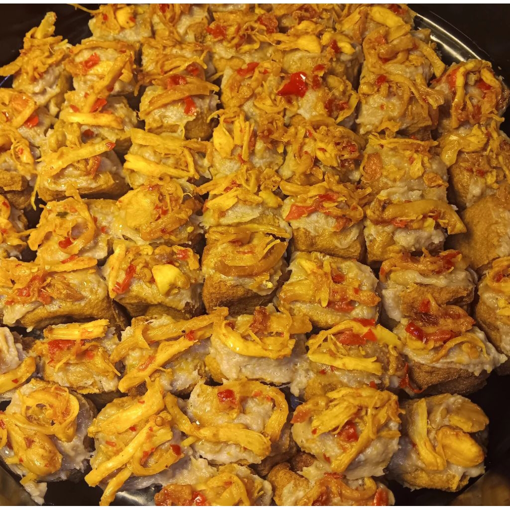 

Tahu bakso topping ayam suwir