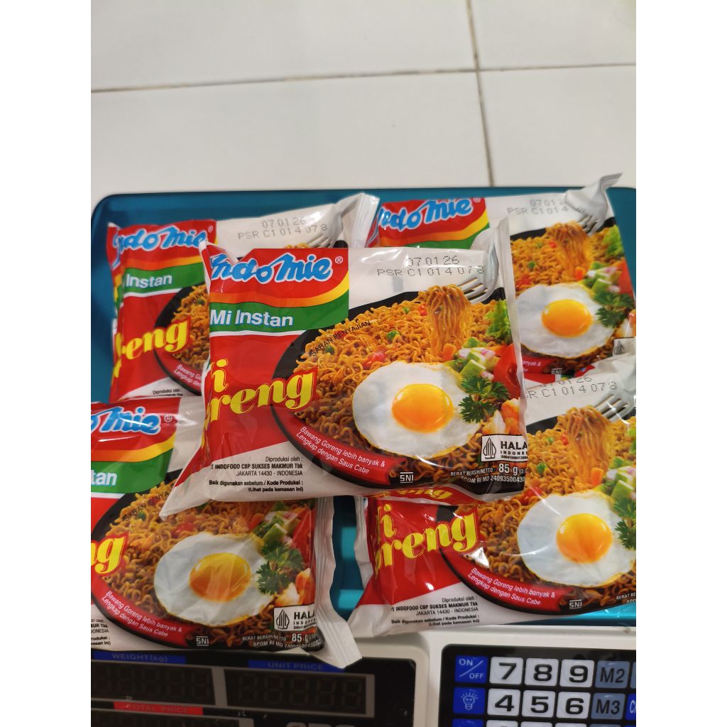 

Paket hemat indomie goreng isi 5 pcs