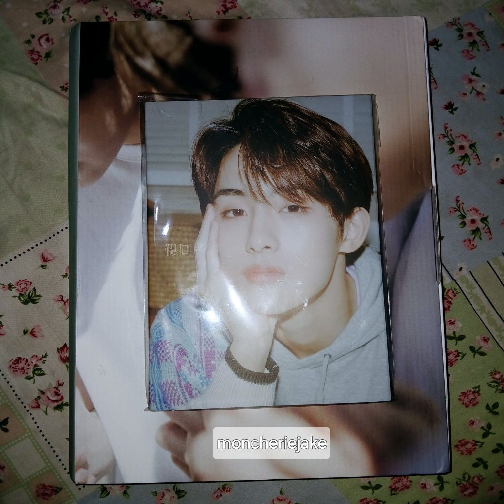 POSTCARD BOOK WAYV HOLIDAY WINWIN VER