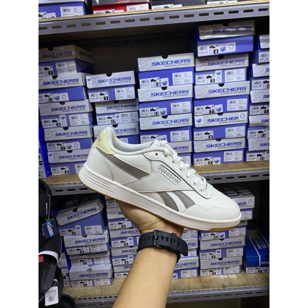 Sneakers pria sepatu reebok original / Reebok court advance mens sneakers shoes-beige