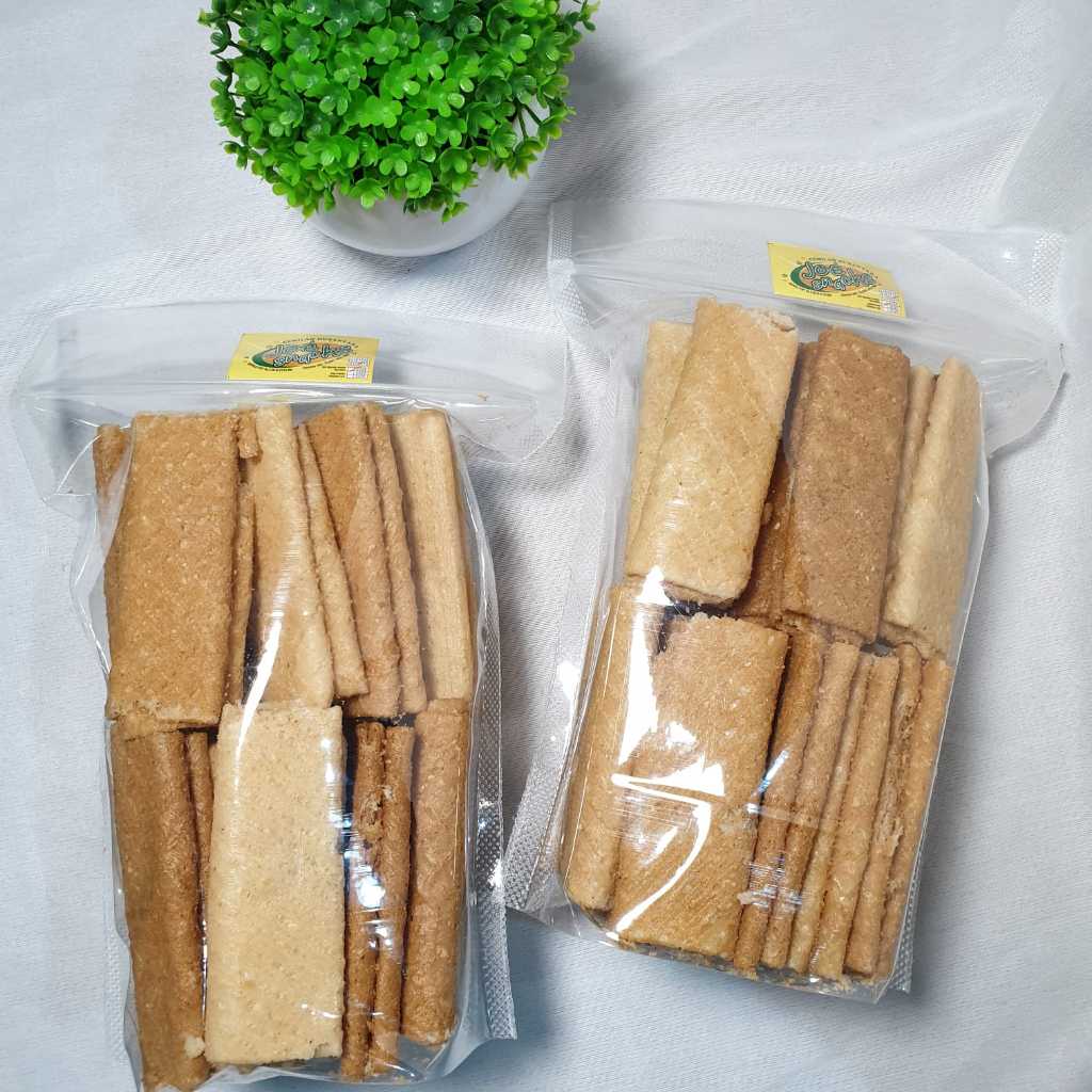 

Kue Semprong Lipat Rasa Pisang/ Kue Semprong Dompet Rasa Pisang/ Semprong Dompet Rasa Pisang/ Semprong Dompet 250gram