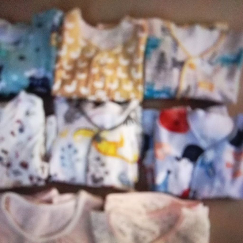 Preloved baju bekas bayi