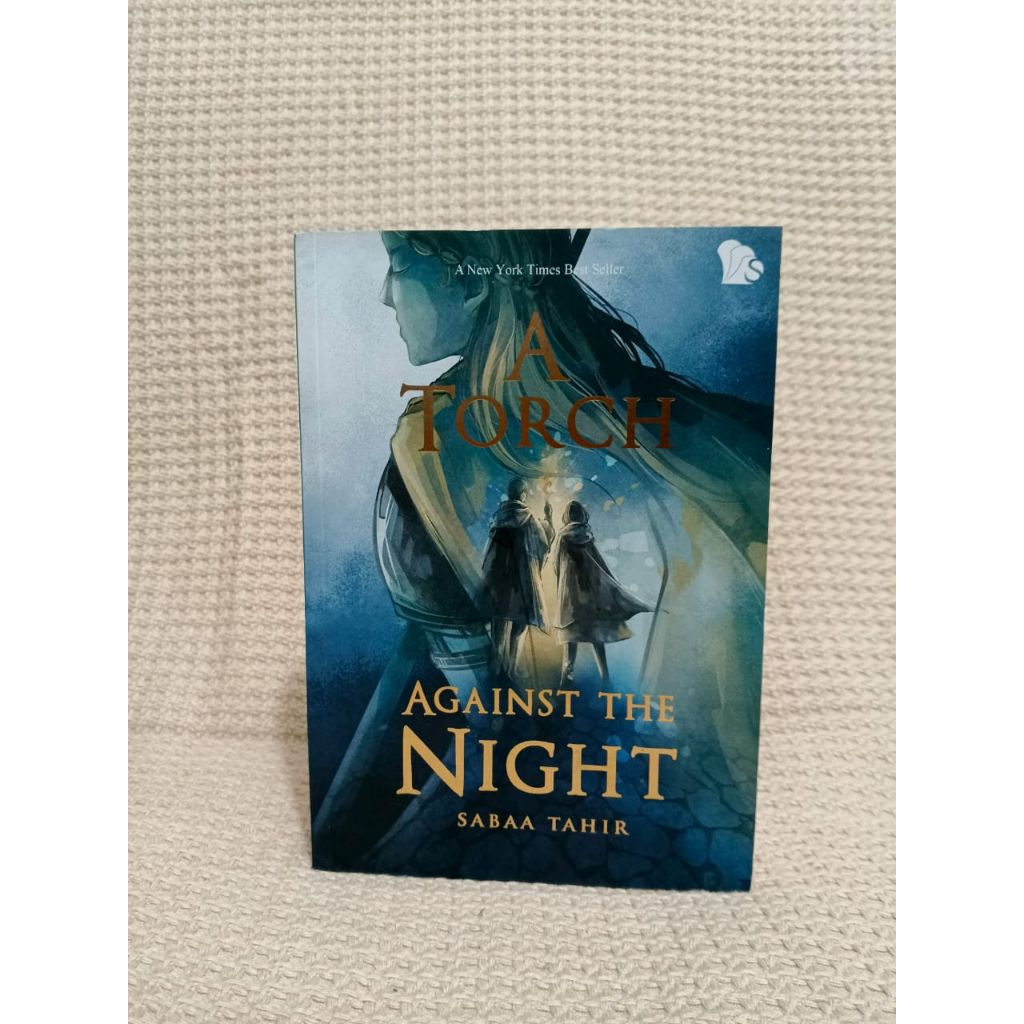 A Torch Against the Night - Sabaa Tahir (Preloved)