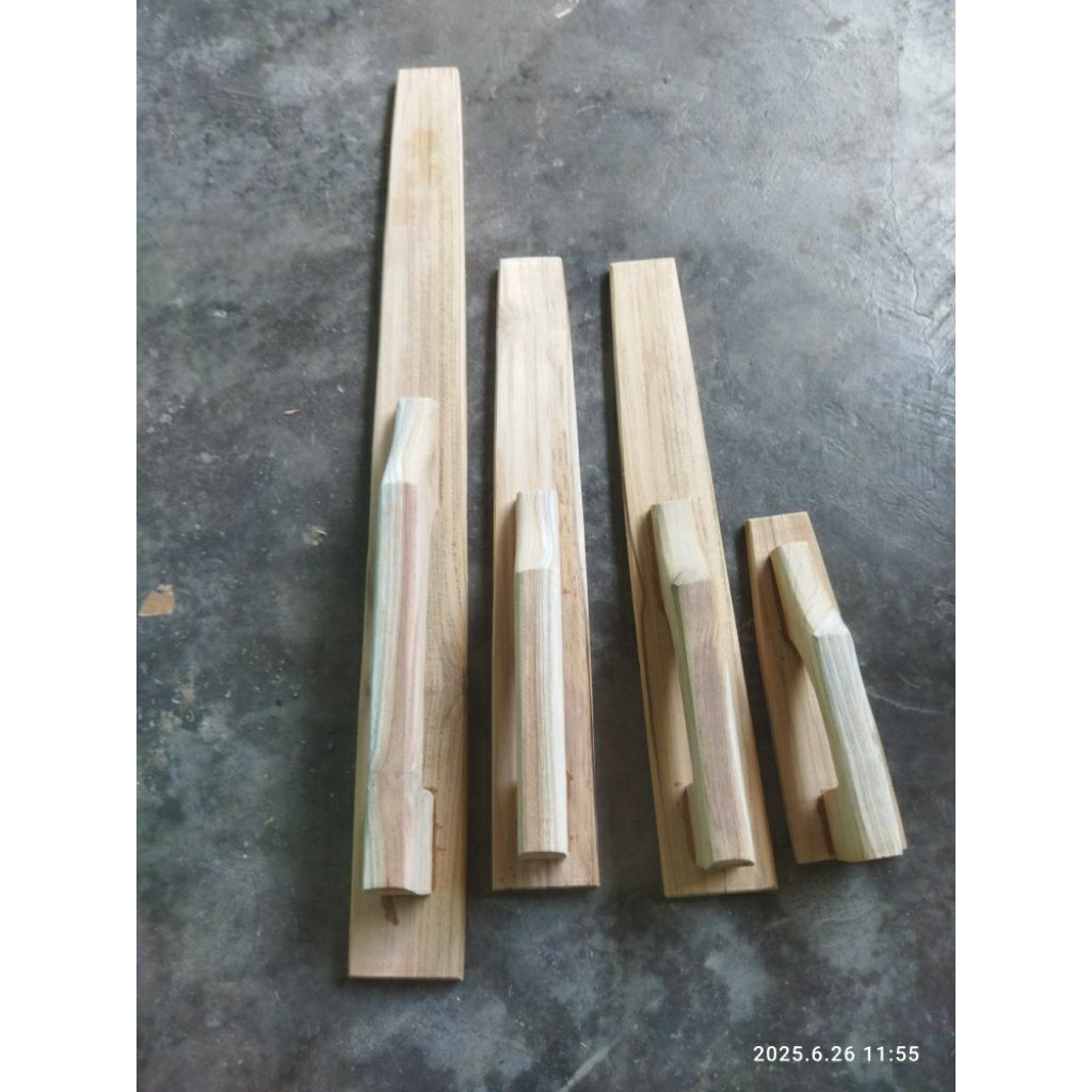 requesant roskam kayu jati