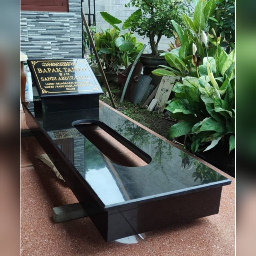 Kijing Makam Granit Hitam Asli Batu Alam Super Glossy Kwalitas Terbaiik ( ukuran bisa custom )
