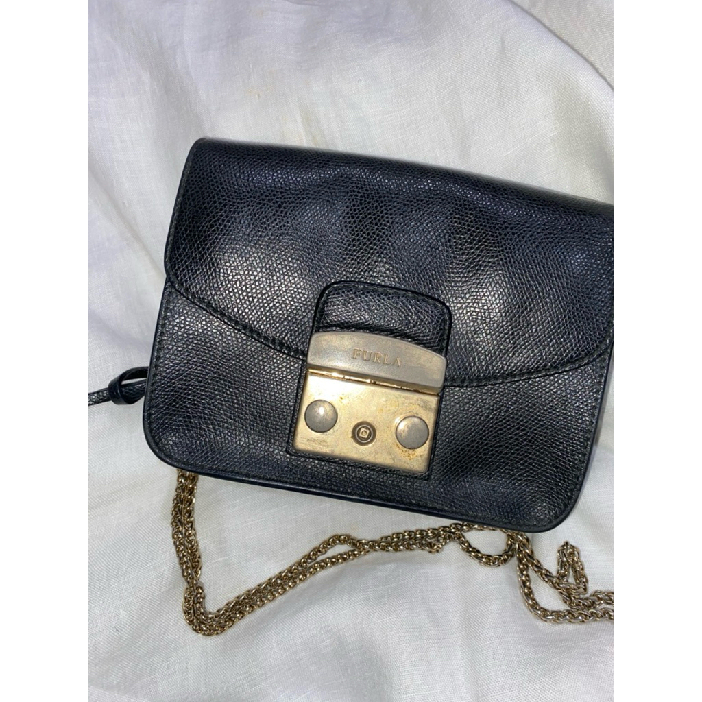 [ 100% ORI PRELOVED ] FURLA METROPOLIS bag in Black Colour Small Bag