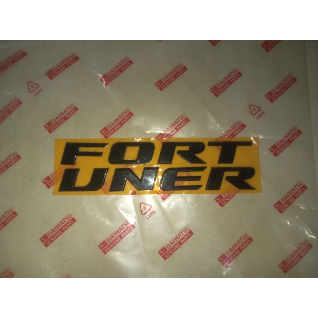 EMBLEM FORTUNER BLACK CROME ORIGINAL EMBLEM FORTUNER BAGASI BELAKANG