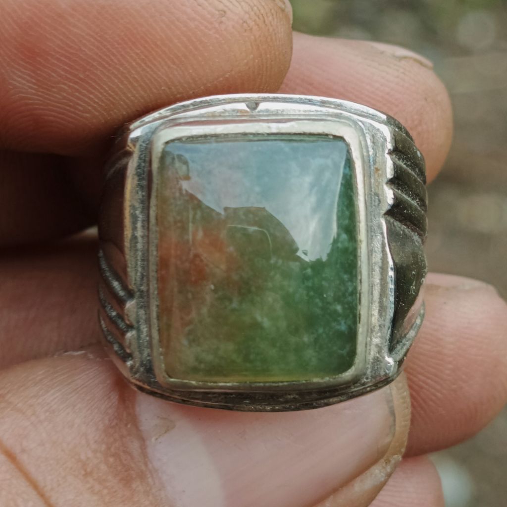 Batu Akik Hijau Garut Kristal Gradasi Merah Unik Keren Dim-16 Ring Simple Style Kotak