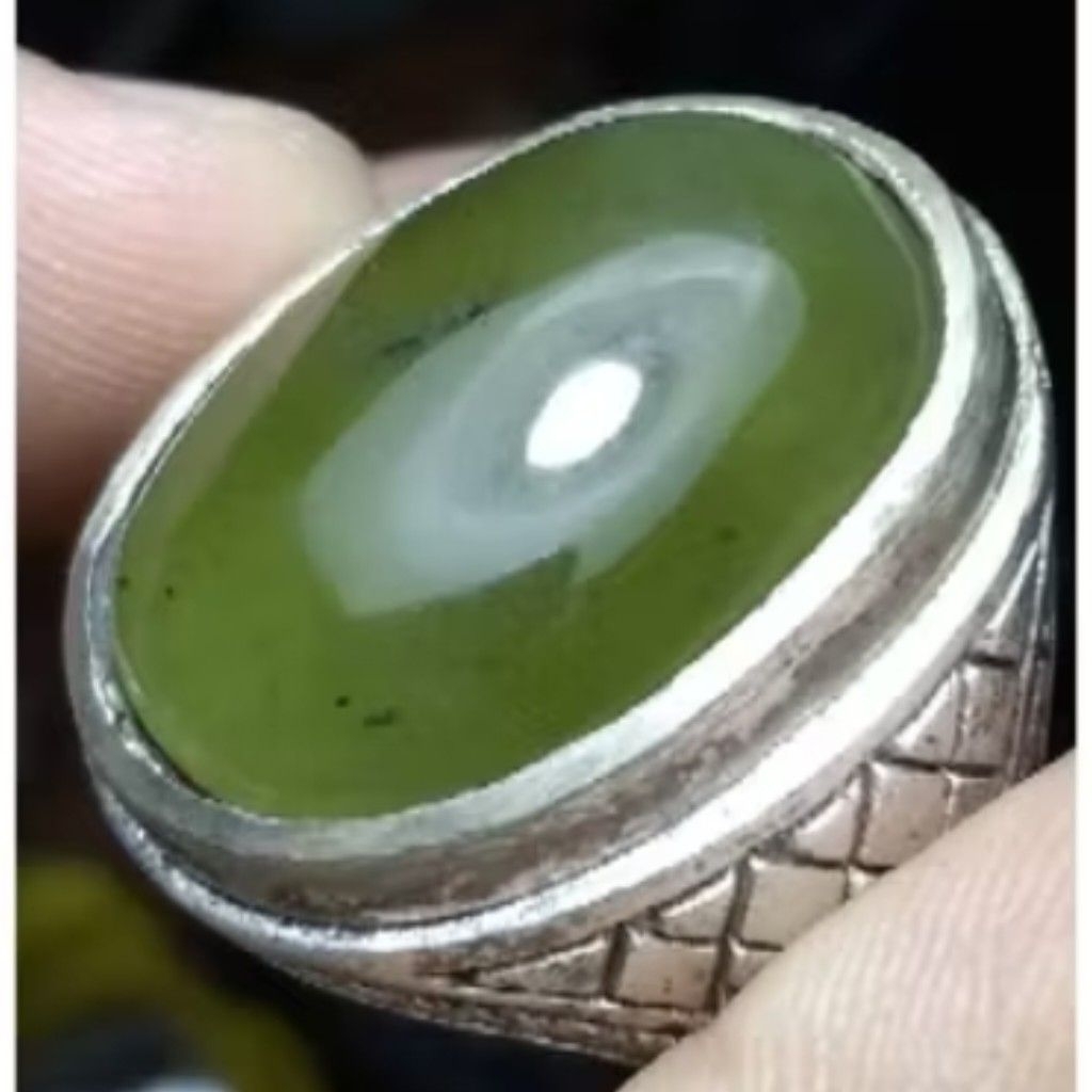 natural batu sungai dareh idocrase