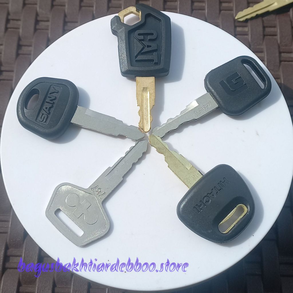 5 PCS Kunci Master Key Alat Berat Komatsu Caterpillar Hitachi Liugong Sany