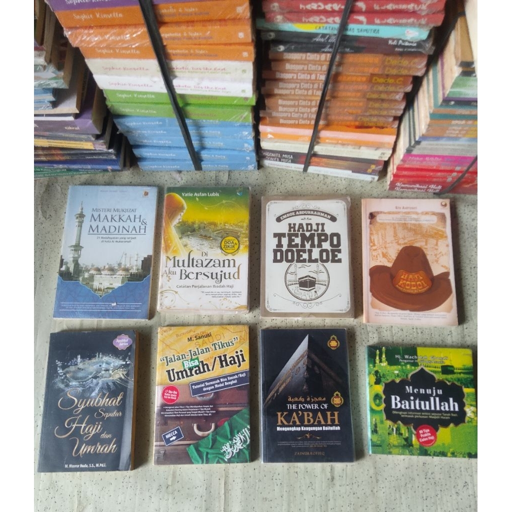 Buku Agama Islam; Misteri Mukjizat MAKKAH & MADINAH, Di MULTAZAM AKU BERSUJUD, HADJI TEMPO DOELOE, H